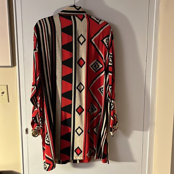 COPY - CIC Silk tunic. - Picture 2 of 4